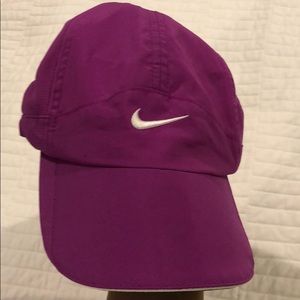 Nike feather light hat